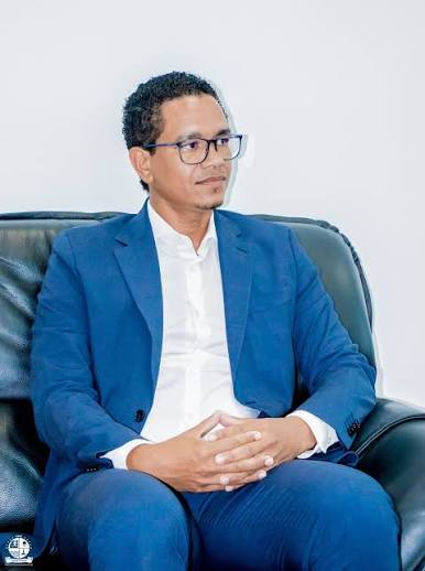 Dr. Julio Martins